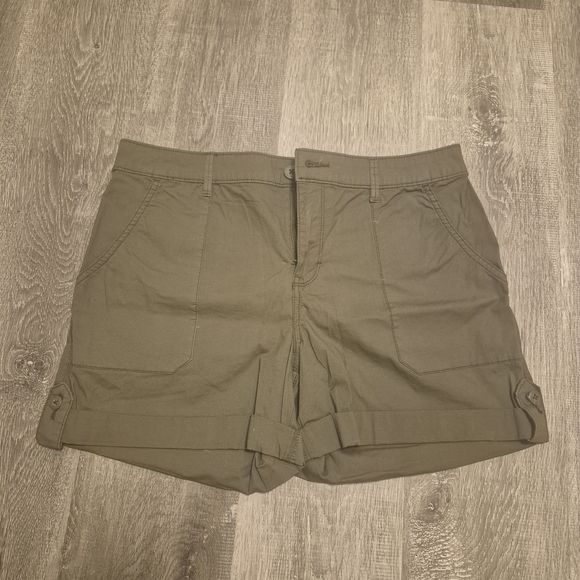 Sanctuary Khaki Women's Cargo Shorts - Picture 1 of 4